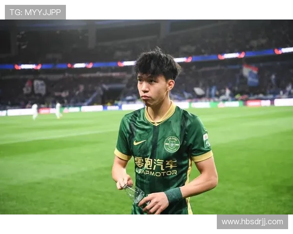 足球场上的三分球射手们:谁是那些在远射领域的绝对王者 足球场上的三分球射手们:谁是那些在远射领域的绝对王者