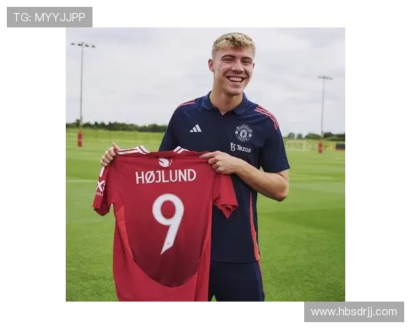 足球球星穿9号球衣的经典传承与传奇人物盘点 足球球星穿9号球衣的经典传承与传奇人物盘点